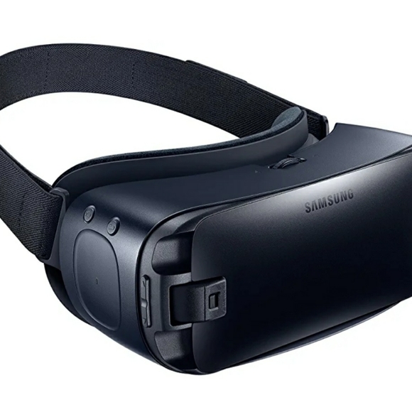 SAMSUNG VIRTUAL REALITY HEADSET WITH CONTROLLER - Picture 2 of 4